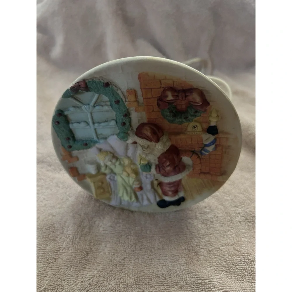 Vintage Ceramic Light-Up‎ Santa Fireplace Scene – Excellent Condition